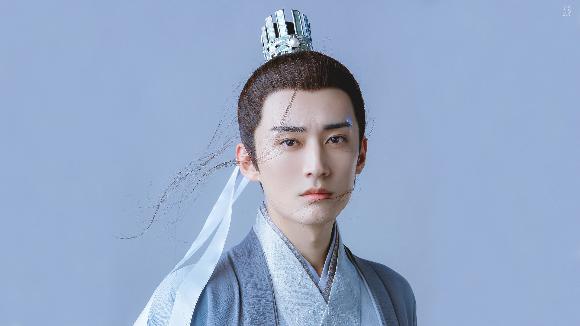 AYX体育-_梦幻灯光体育表演：科技点亮夜空_，梦幻灯光秀美术教案