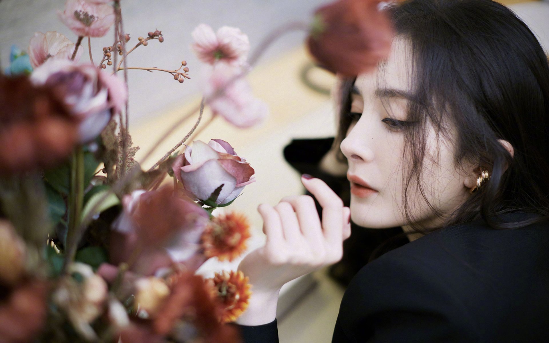 上海、山东、海南等地推动中小学生游泳教育普及工作,提升青少年体育素养