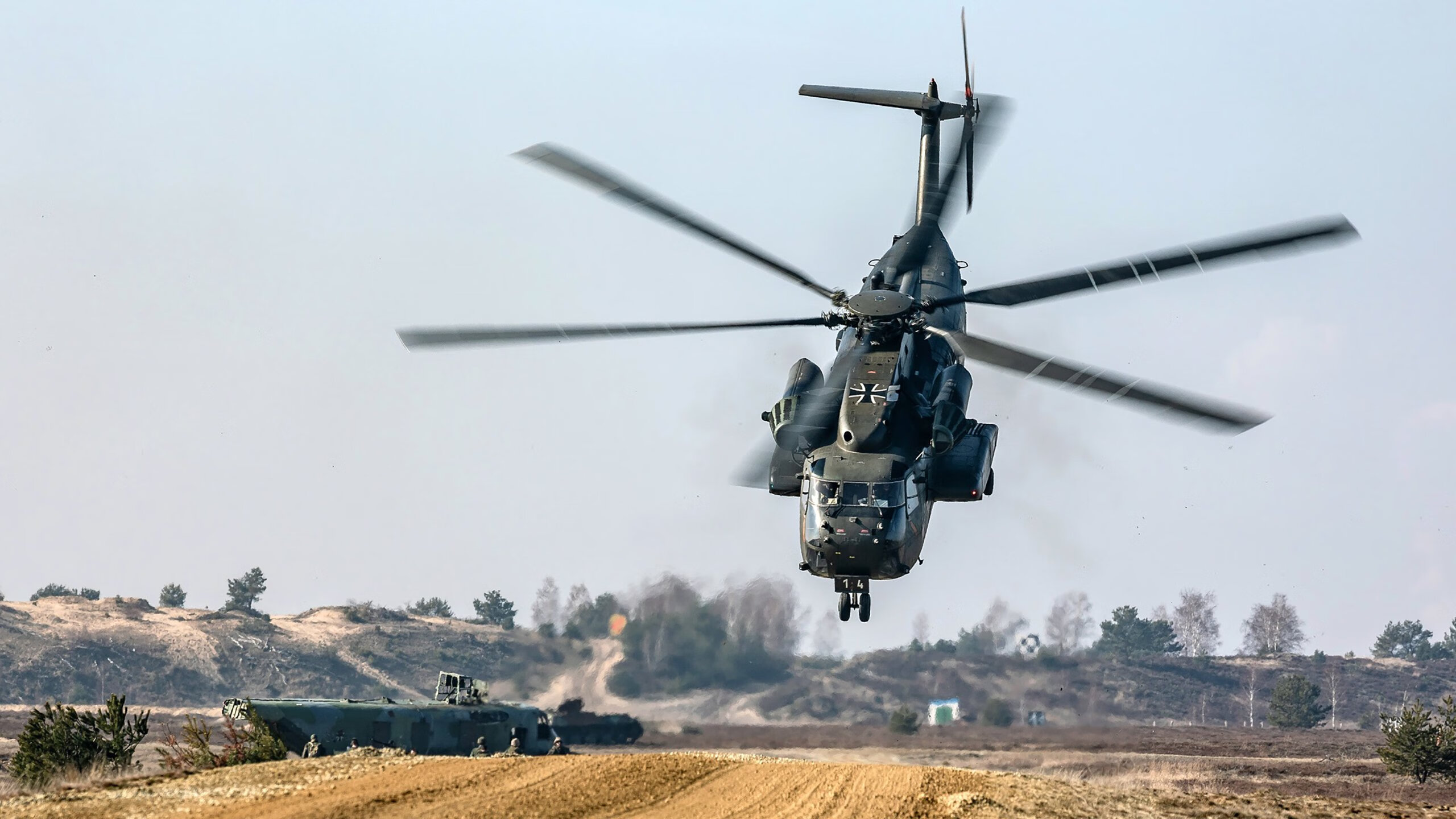 爱游戏官方-桑德兰攻守结合紧密，光明球场稳固排名，桑德兰主场名字