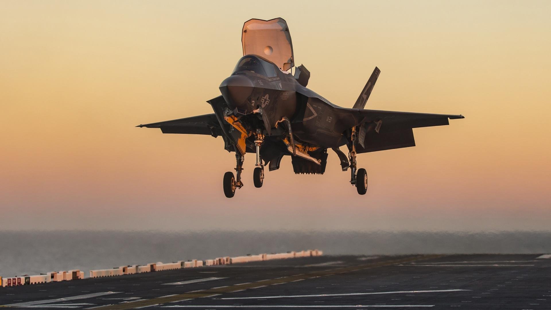 庞蒂100米蝶泳决赛表现抢眼，100蝶泳冠军